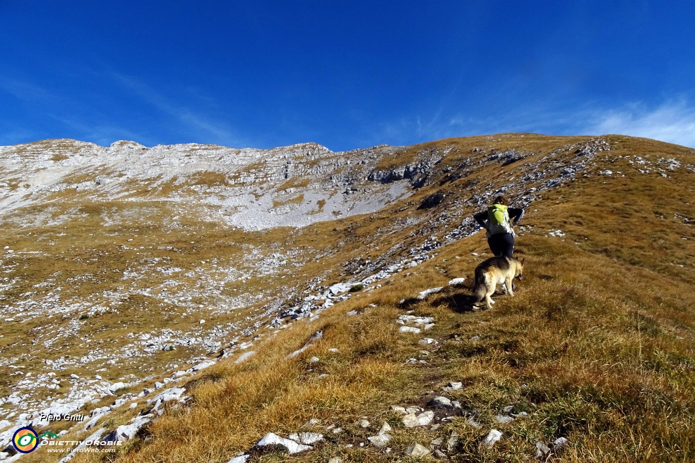 46 Salendo alla cresta di Cima Menna .JPG -                                